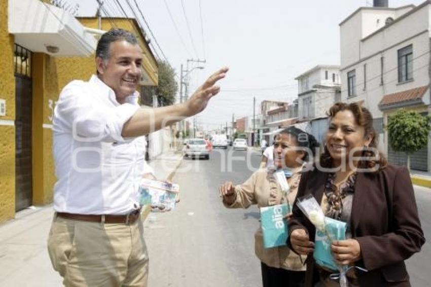 FRANCO RODRÍGUEZ VISITA COLONIAS DEL SUR