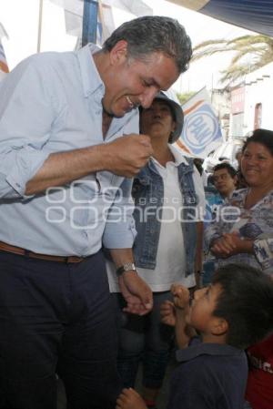 FRANCO RODRÍGUEZ EN EL BARRIO DEL TAMBORCITO