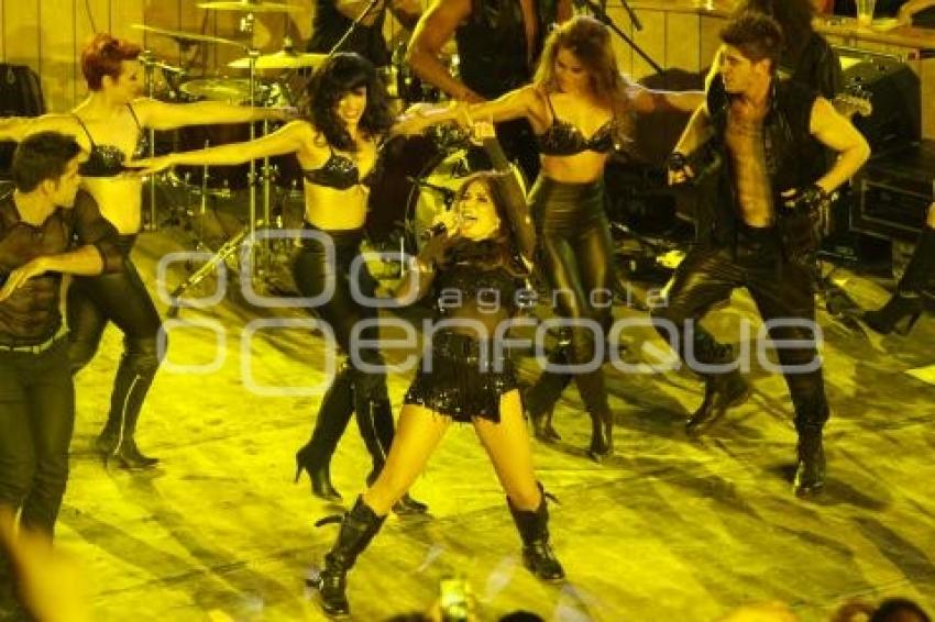 GLORIA TREVI - PALENQUE
