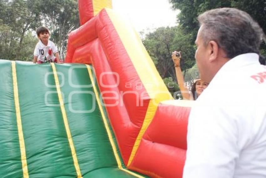 CAMPAÑA . ENRIQUE AGÜERA