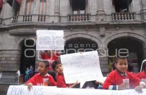 MANIFESTACIÓN DE EX TRABAJADORES DEL GOBIERNO