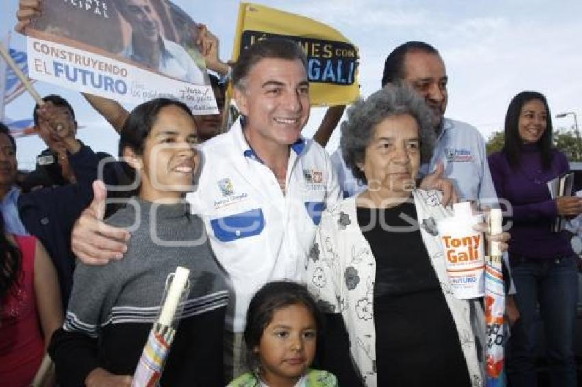 VOLANTEA TONY GALI EN BVD HERMANOS SERDÁN