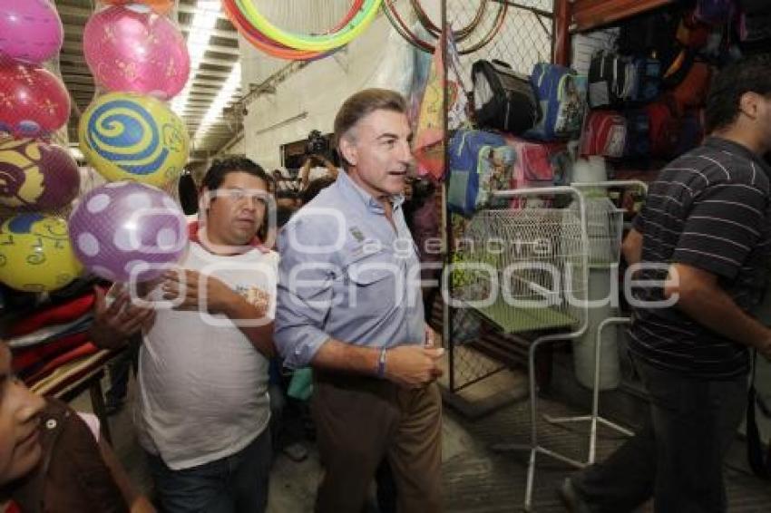 TONY GALI EN MERCADO ZAPATA