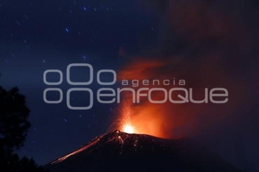 LANZA POPOCATÉPETL MATERIAL INCANDESCENTE