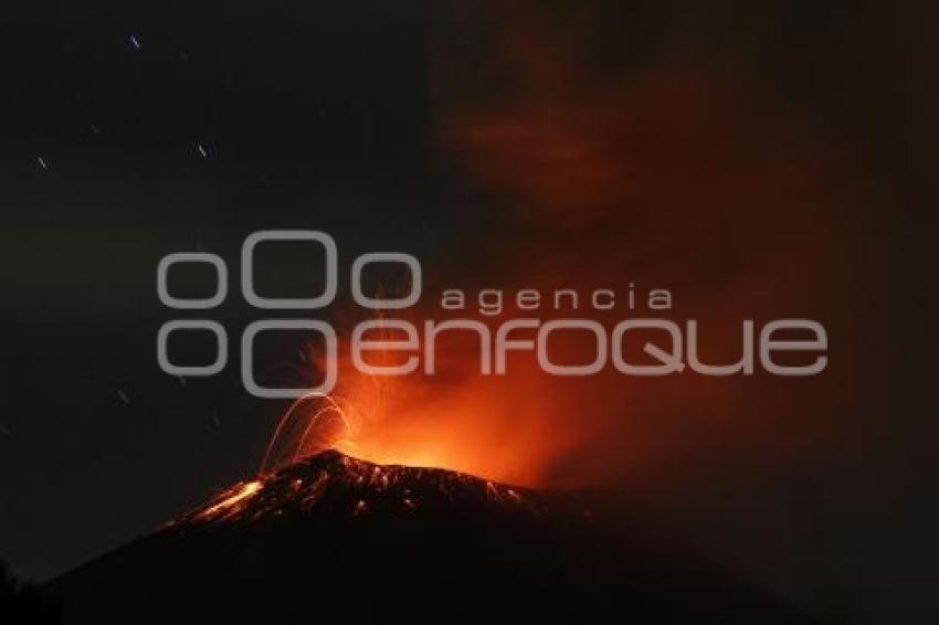 LANZA POPOCATÉPETL MATERIAL INCANDESCENTE