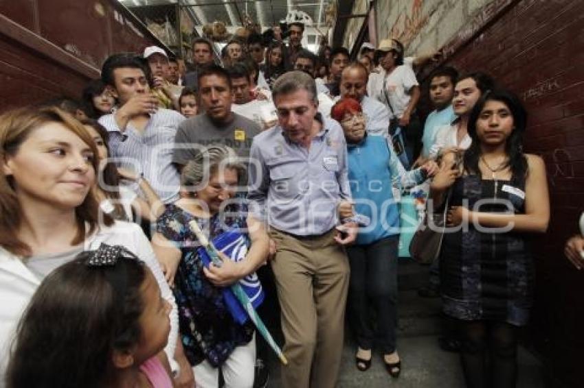 TONY GALI EN MERCADO ZAPATA