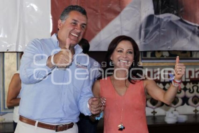 FRANCO RODRÍGUEZ EN DESAYUNO CON MUJERES