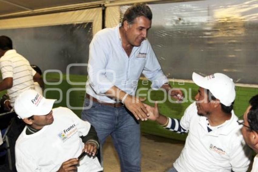 CONVIVIENCIA DE FRANCO RODRÍGUEZ CON JÓVENES