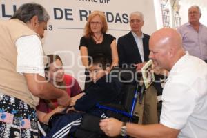 DONACIÓN DE SILLAS DE RUEDAS . DIF Y WHEELCHAIR FOUNDATION