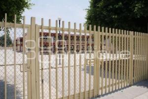 ESCUELAS CERRADAS . PUENTE
