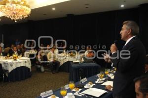 REUNIÓN DE TONY GALI CON EMPRESARIOS DE CANACO SERVYTUR