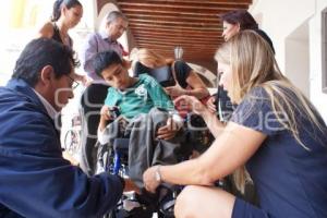 DONACIÓN DE SILLAS DE RUEDAS . DIF Y WHEELCHAIR FOUNDATION