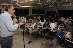 CONVIVIENCIA DE FRANCO RODRÍGUEZ CON JÓVENES