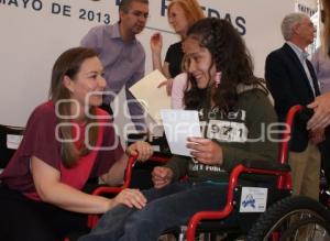 DONACIÓN DE SILLAS DE RUEDAS . DIF Y WHEELCHAIR FOUNDATION