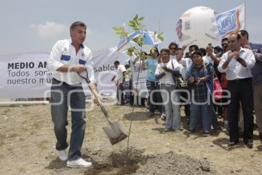 CAMPAÑAS . GALI . MITÍN