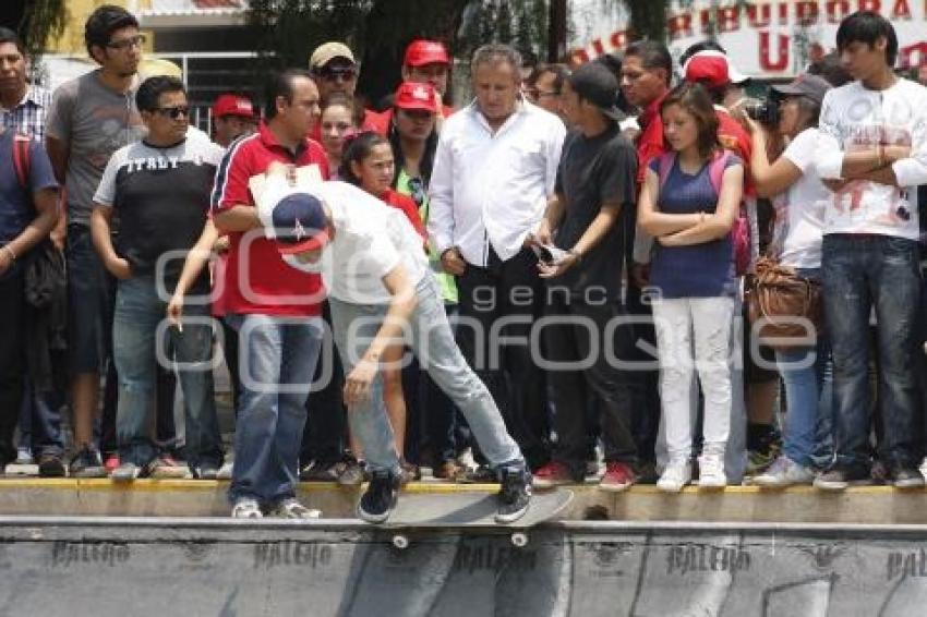 ENRIQUE AGÜERA ASISTE A CONCURSO SKATE