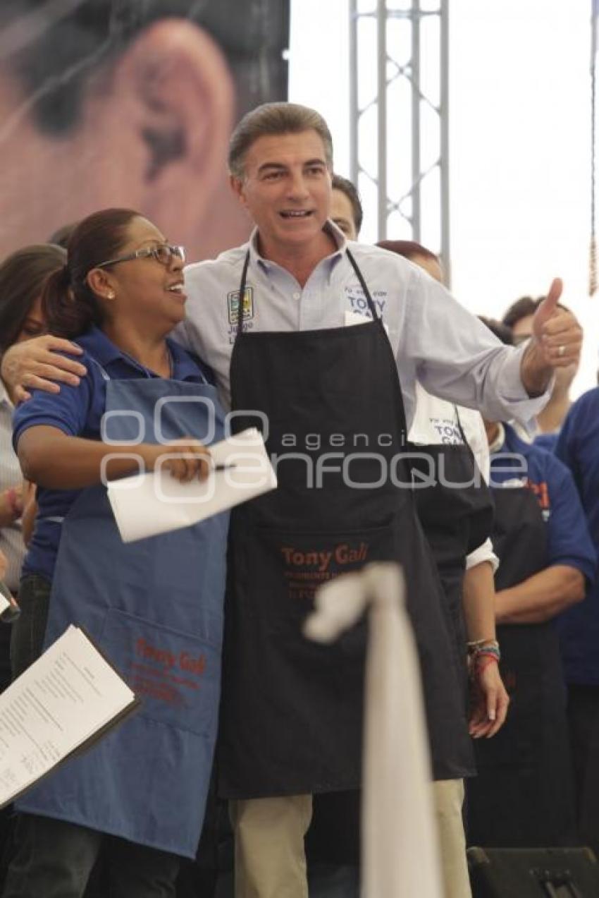 TONY GALI EN LA CENTRAL DE ABASTO