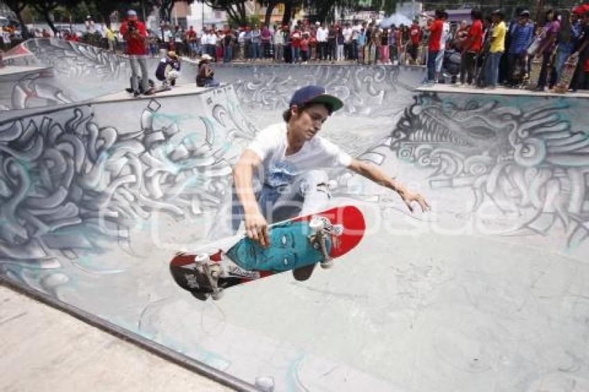 ENRIQUE AGÜERA ASISTE A CONCURSO SKATE