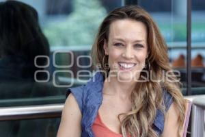 FEY EN RUEDA DE PRENSA