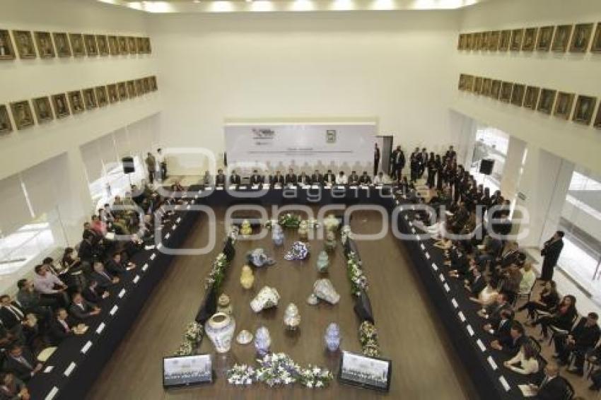 FIRMAN PACTO EQUIDAD DE COMPETENCIA . PACTO POR MÉXICO