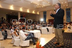 FRANCO RODRÍGUEZ CANDIDATO A DIP DISTRITO 13 CON JÓVENES EMPRESARIOS