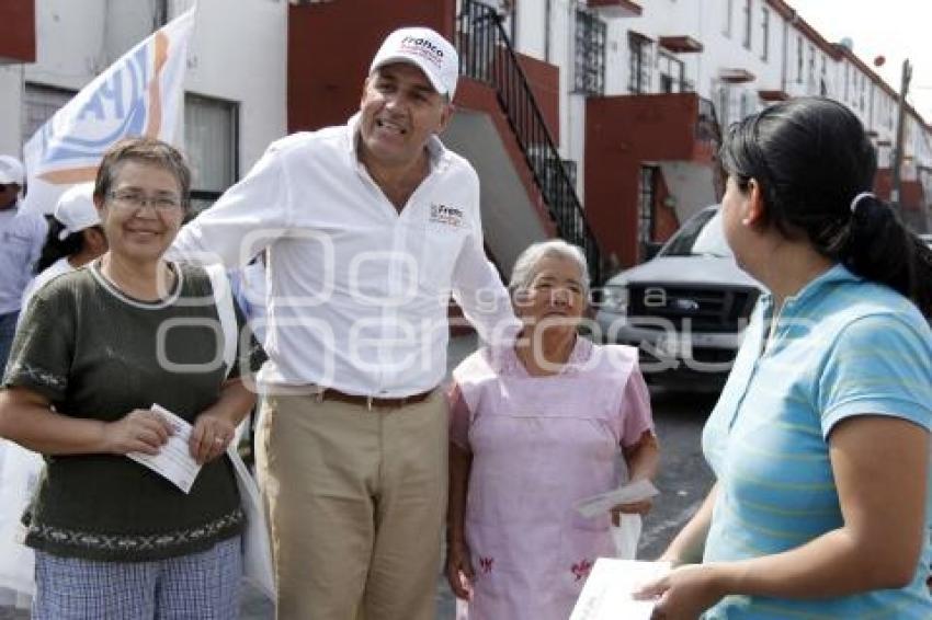 FRANCO RODRÍGUEZ VISITA INFONAVIT 12 DE MAYO