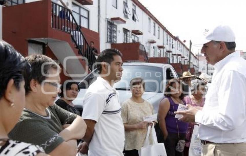 FRANCO RODRÍGUEZ VISITA INFONAVIT 12 DE MAYO