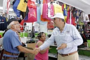 FRANCO RODRÍGUEZ RECORRE BARRIO DEL CARMEN