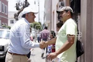 FRANCO RODRÍGUEZ RECORRE BARRIO DEL CARMEN