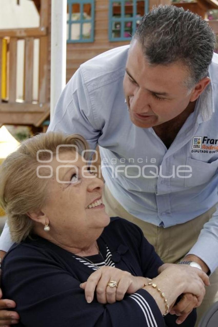 FRANCO RODRÍGUEZ SE REÚNE CON MUJERES