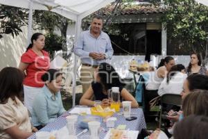 FRANCO RODRÍGUEZ SE REÚNE CON MUJERES