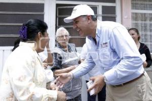 FRANCO RODRÍGUEZ RECORRE BARRIO DEL CARMEN