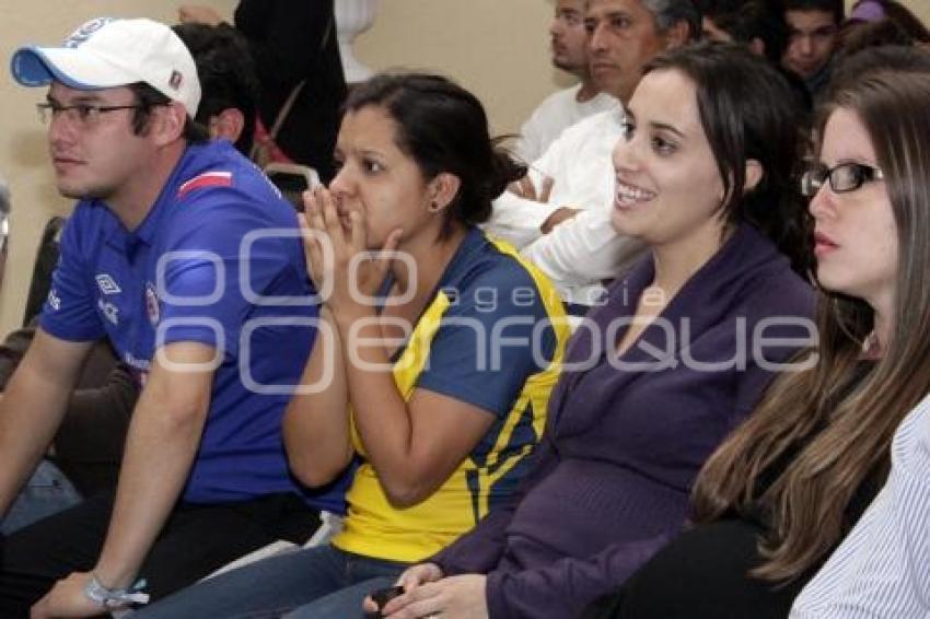 FRANCO RODRÍGUEZ SE REUNIÓ CON JÓVENES A VER FÚTBOL