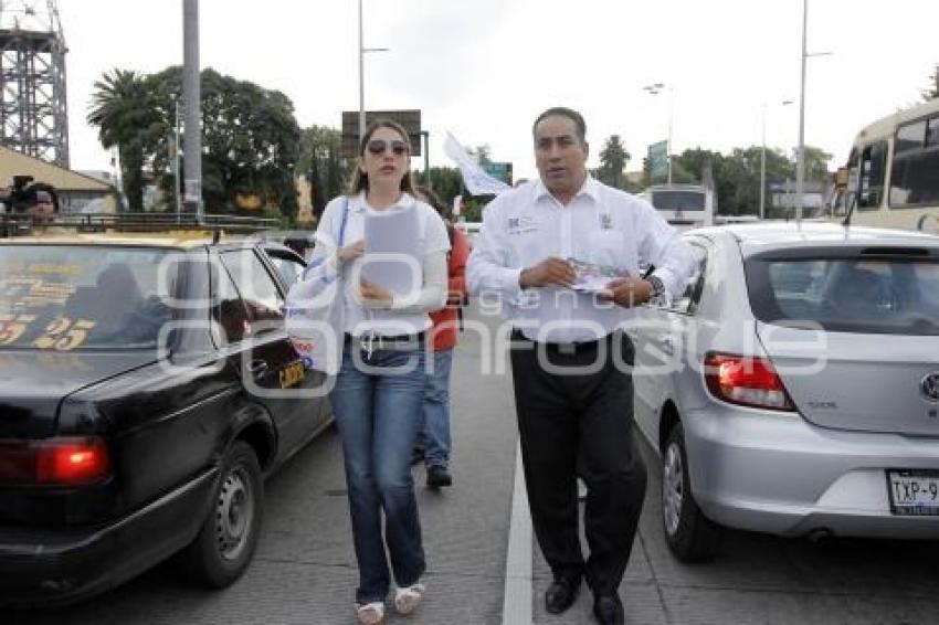 RAFAEL MICALCO VOLANTEA PROPAGANDA DEL PAN