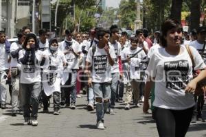 MANIFESTACIÓN DE JÓVENES CONTRA TONY GALI