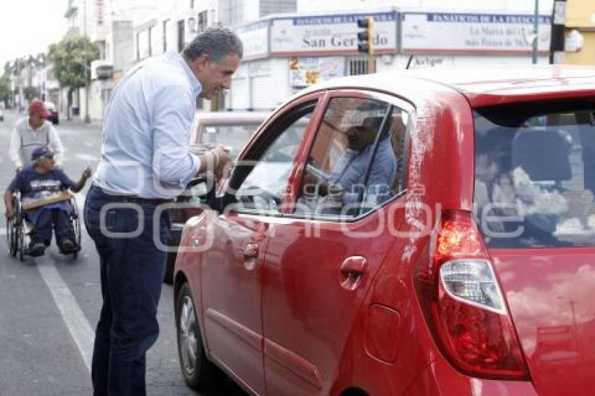 FRANCO RODRÍGUEZ VOLANTEA EN LA 23 PONIENTE Y 17 SUR