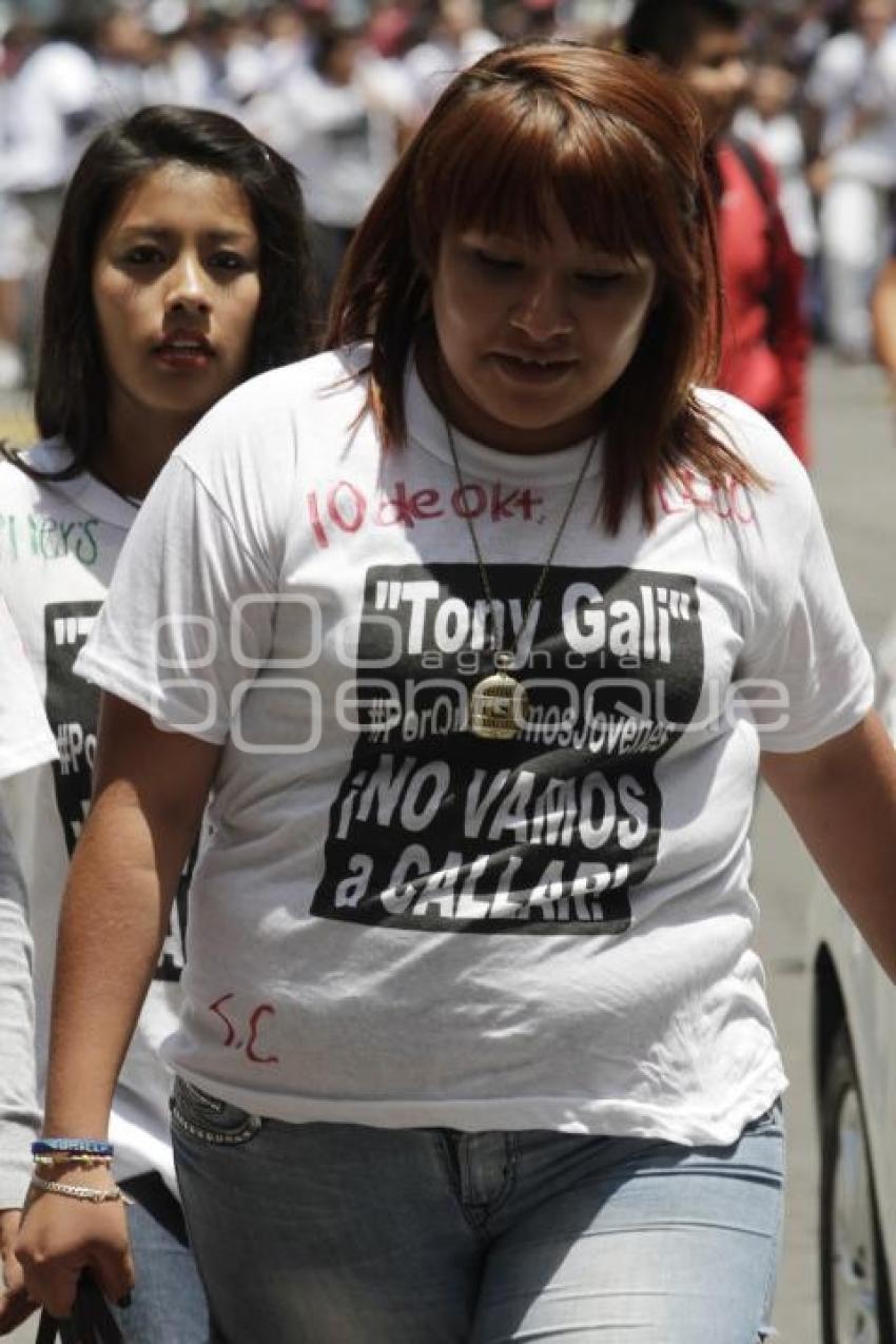 MANIFESTACIÓN DE JÓVENES CONTRA TONY GALI