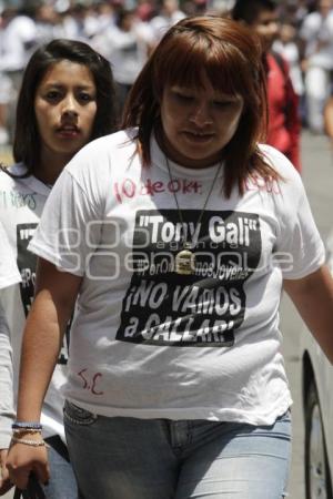 MANIFESTACIÓN DE JÓVENES CONTRA TONY GALI