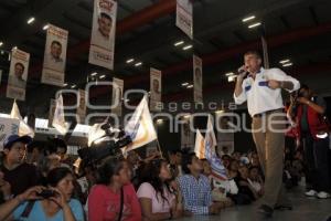 TONY GALI SE REÚNE CON SIMPATIZANTES DEL PAN