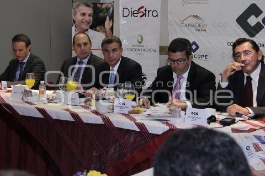 TONY GALI CON EMPRESARIOS DEL CCE