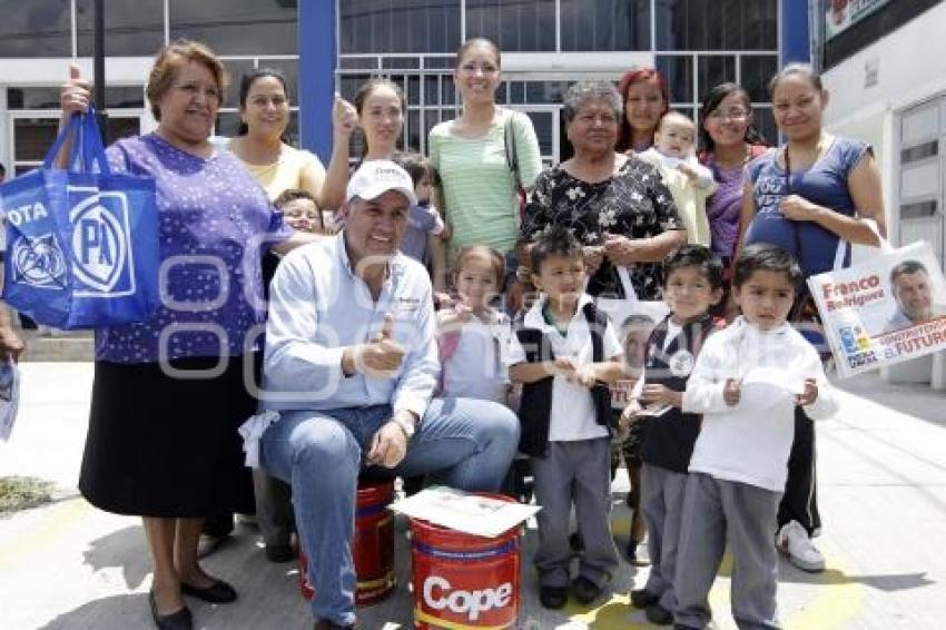 FRANCO RODRÍGUEZ RECORRE COLONIA VOLCANES