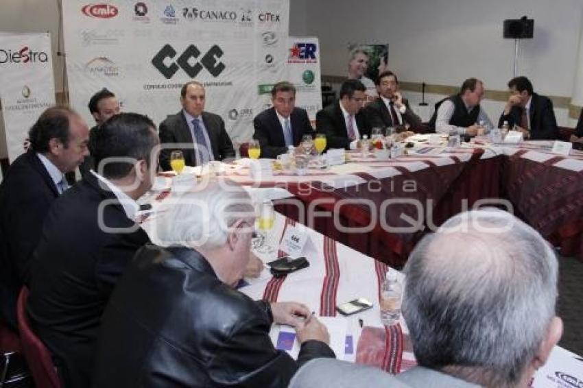 TONY GALI CON EMPRESARIOS DEL CCE