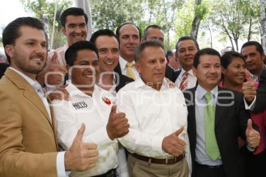 ENRIQUE AGÜERA CANDIDATO PRI-PVEM CON EMPRESARIOS