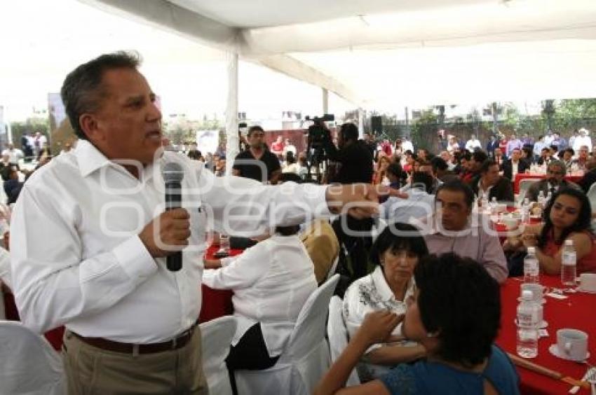 ENRIQUE AGÜERA CANDIDATO PRI-PVEM CON EMPRESARIOS