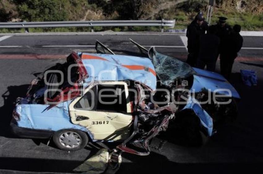 VOLCADURA CON TRES MUERTOS EN LA AMOZOC PEROTE
