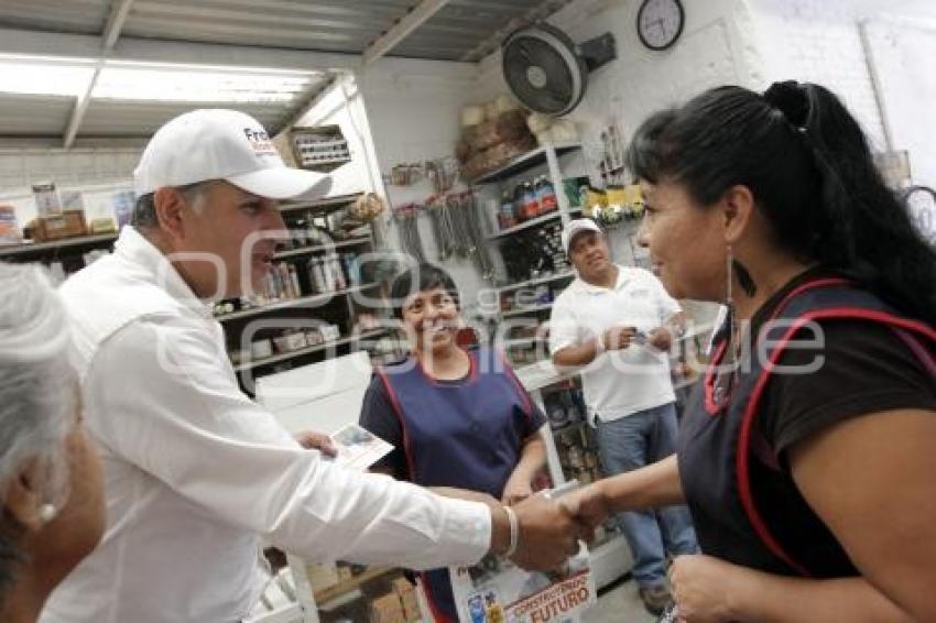 FRANCO RODRÍGUEZ RECORRE COLONIA VOLCANES