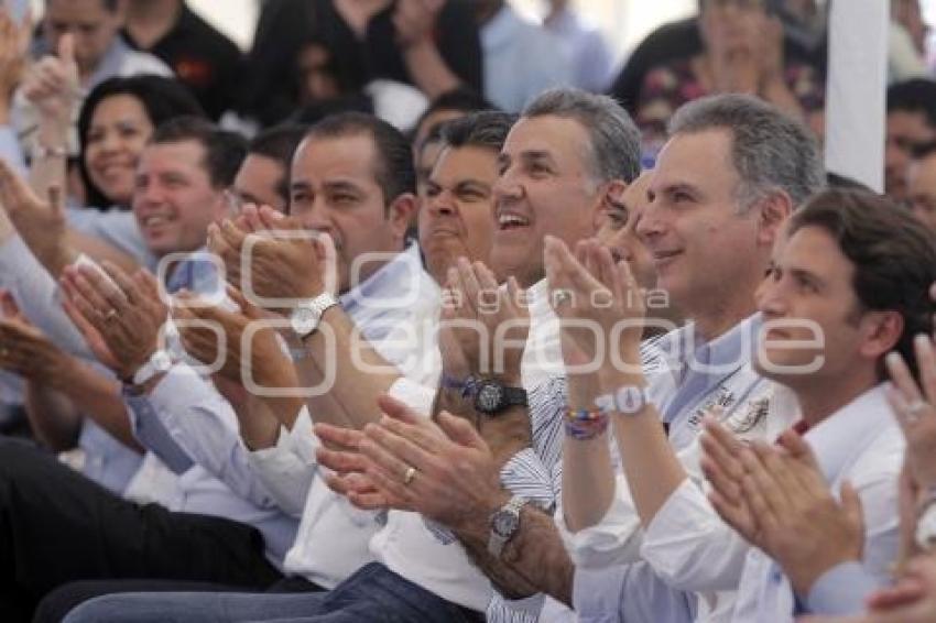 FRANCO RODRÍGUEZ ACOMPAÑA A TONY GALI EN PRESENTACIÓN DE PLATAFORMA