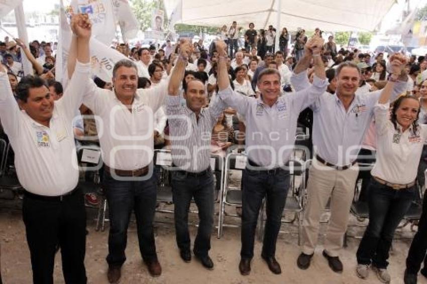 FRANCO RODRÍGUEZ ACOMPAÑA A TONY GALI EN PRESENTACIÓN DE PLATAFORMA
