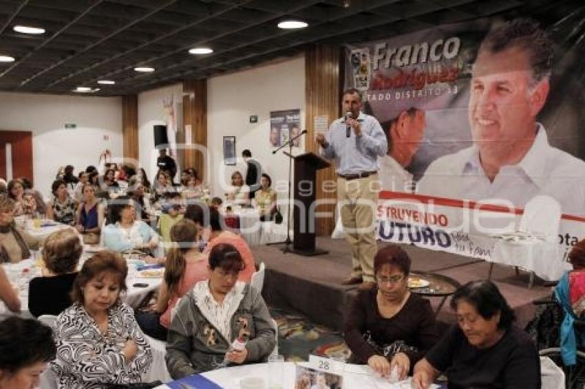 FRANCO RODRÍGUEZ EN REUNIÓN CON MUJERES