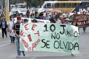 MARCHAN ESTUDIANTES EN MEMORIA DEL HALCONAZO